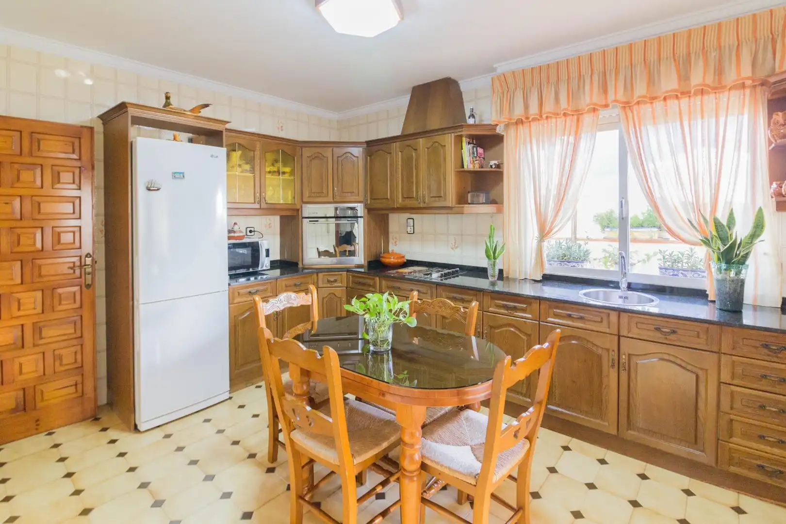 Cocina de Casa o chalet en venta en Cox con Terraza, Trastero y Balcón