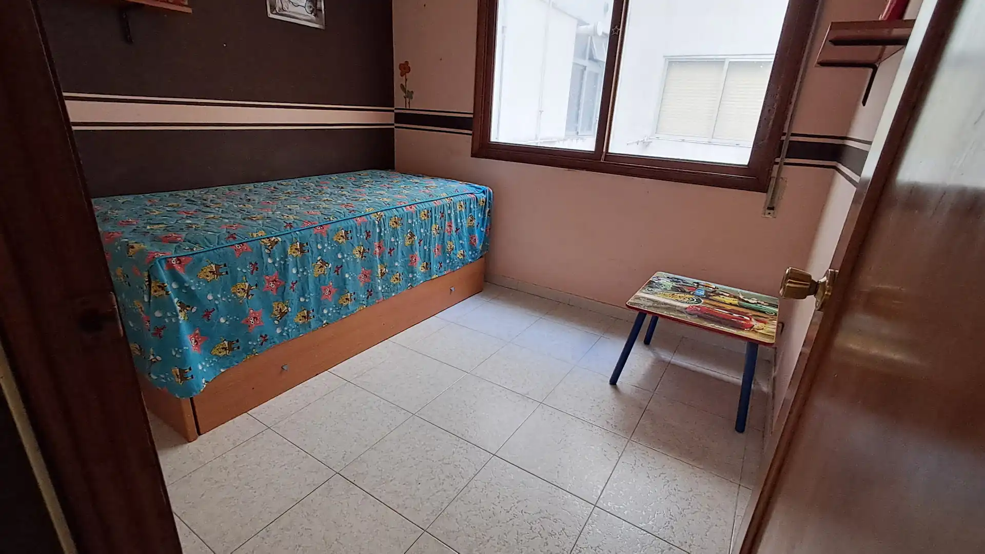 Habitación de Piso en venta en Vigo  con Parquet, Trastero y Amueblado