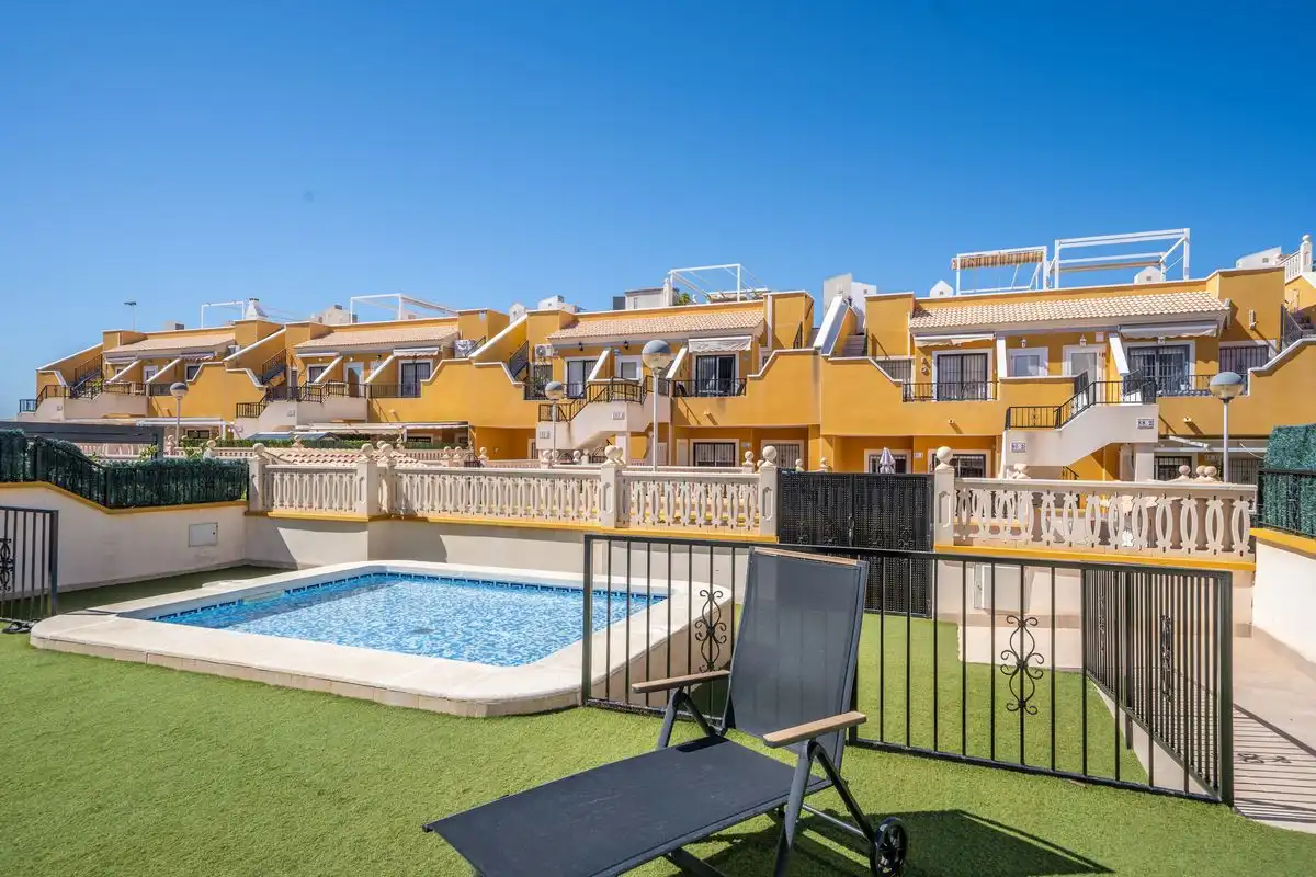 Bajo con terraza en venta en Carrer Bahia, imagen 30