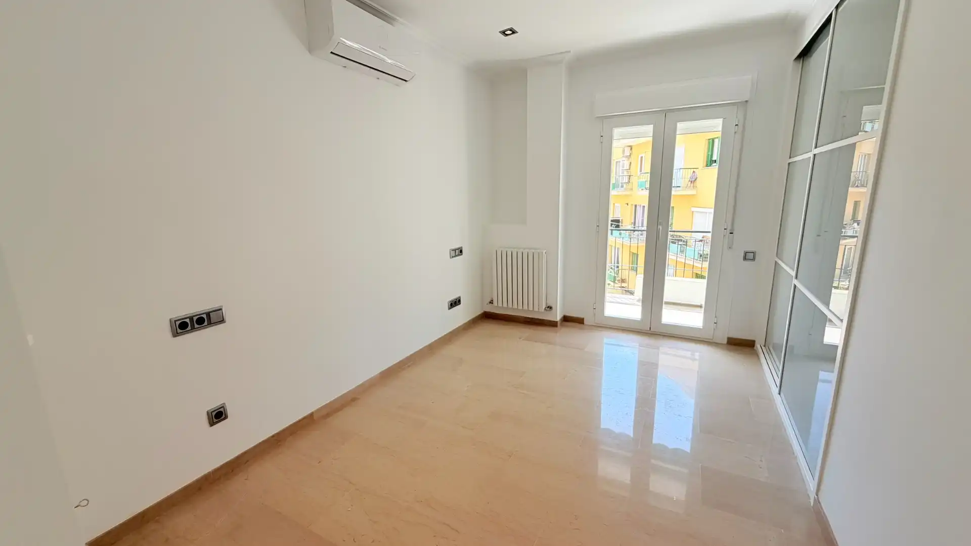 Bedroom of Flat for rent in  Palma de Mallorca  with Air Conditioner, Terrace and Oven