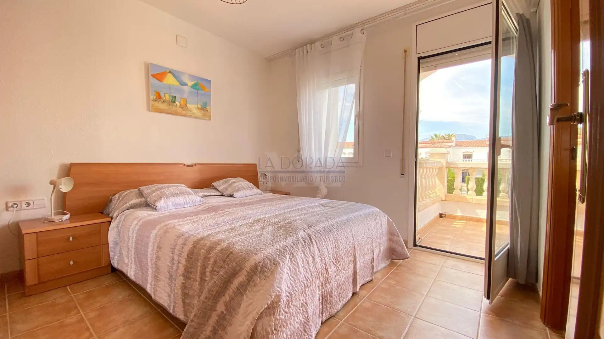 Casa aparellada amb terrassa en venda a Carrer de Xile, imagen 13