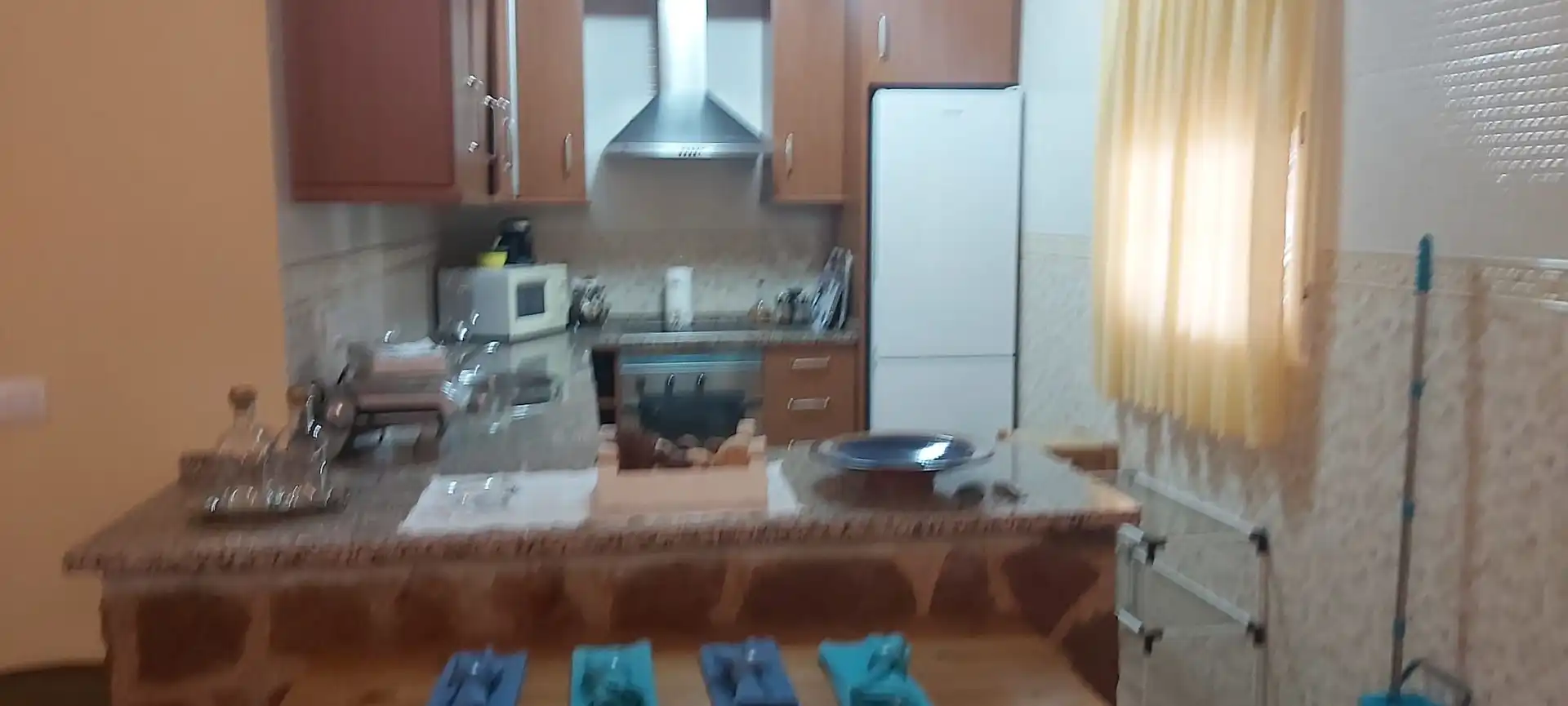 Cuina de Casa o xalet de lloguer en Mengíbar amb Aire condicionat, Terrassa i Piscina