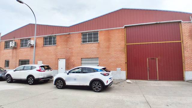 Nave industrial en Venta en Villares de la Reina