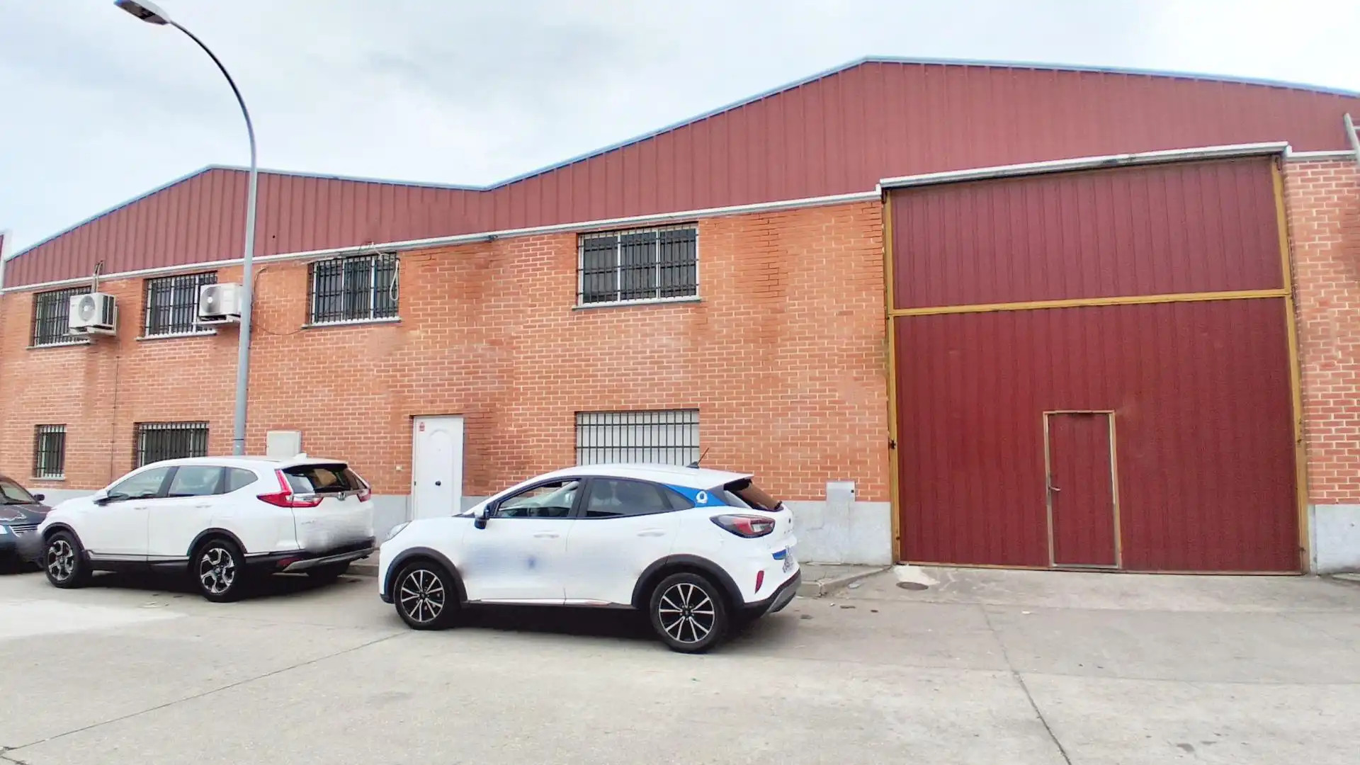 Industrial building for sale in Villares de la Reina