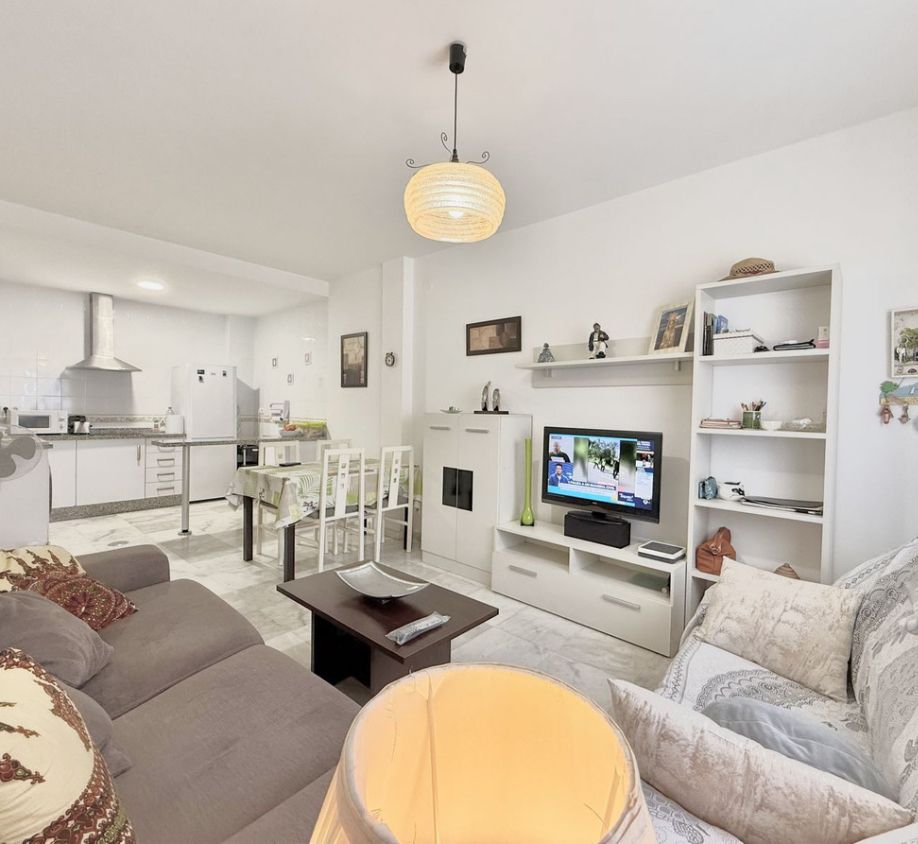 Living room of Flat for sale in Fuengirola  with Furnished, Oven and Washing machine