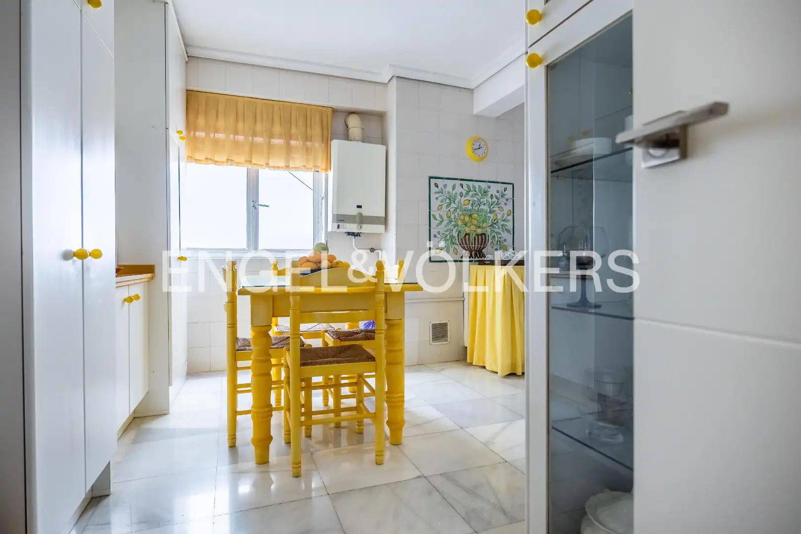 Kitchen of Flat for sale in Sevilla  with Heating, Private garden and Terrace