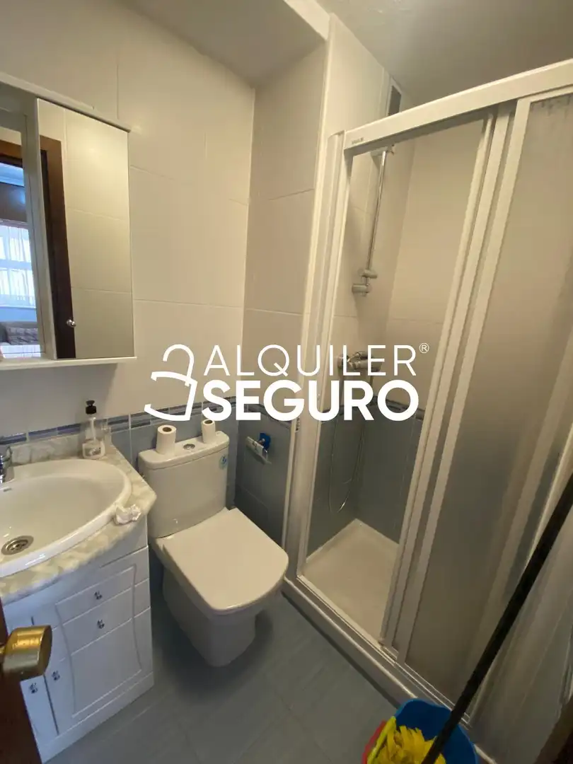 Bany de Pis de lloguer en Guadalajara amb Aire condicionat, Calefacció i Terrassa
