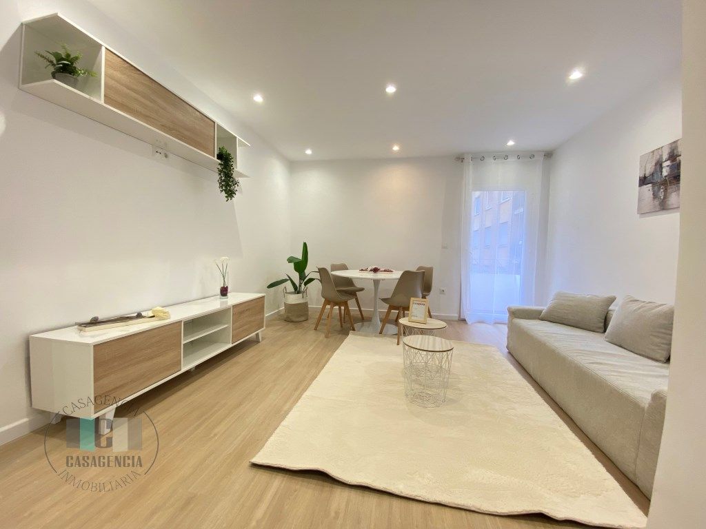 Sala de estar de Piso en venta en Castellón de la Plana / Castelló de la Plana con Balcón