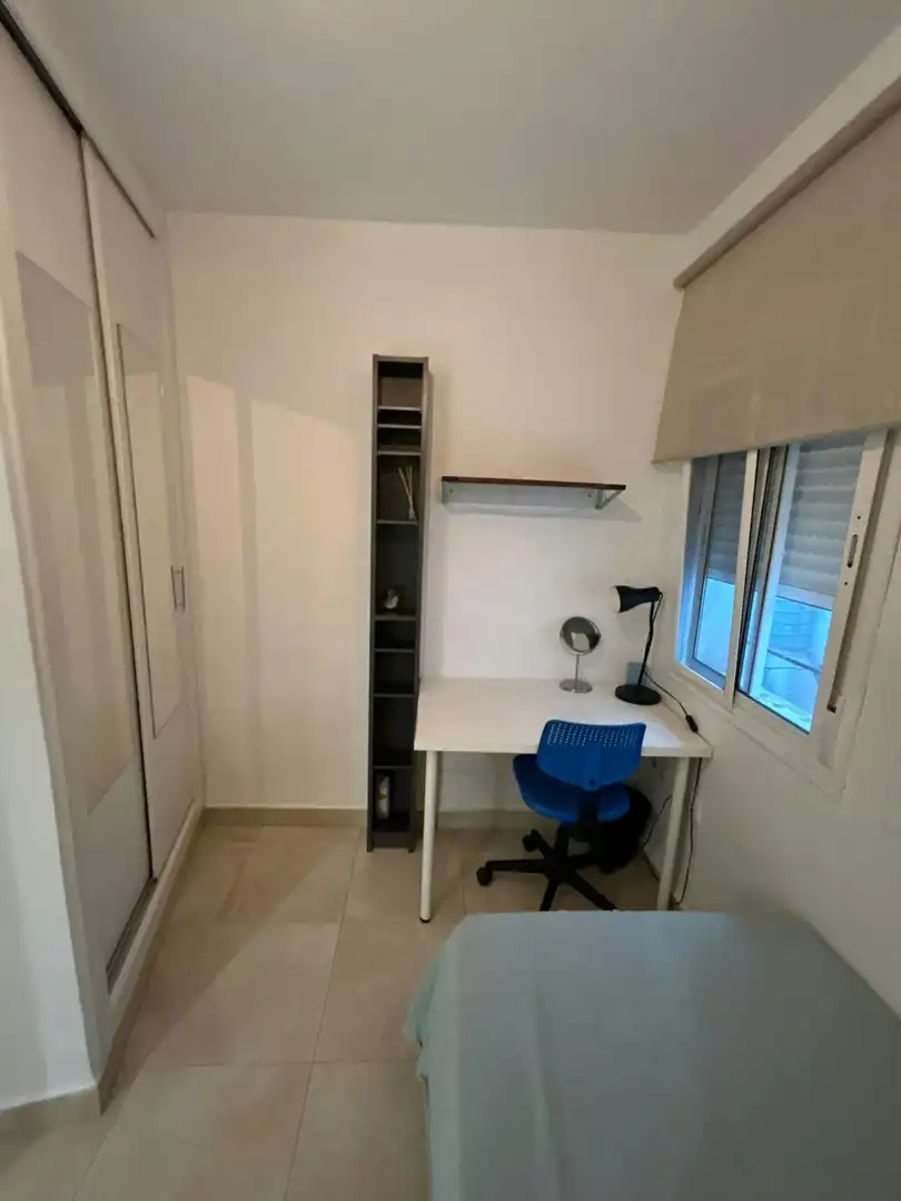 Schlafzimmer von Wohnung zur untervermieten in Sevilla mit Klimaanlage, Möbliert und Waschmaschine