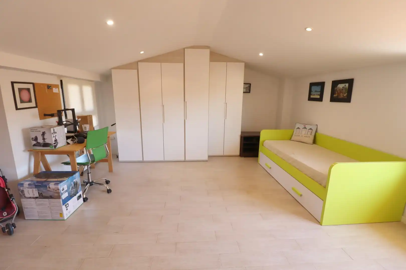 Habitación de Casa o chalet de alquiler en Paterna con Aire acondicionado, Calefacción y Jardín privado