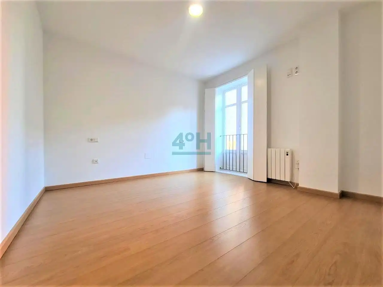 Dormitori de Estudi de lloguer en Ourense Capital  amb Calefacció i Parquet