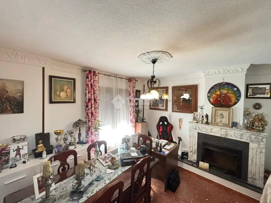 Casa aparellada en venda a Andújar, imagen 4
