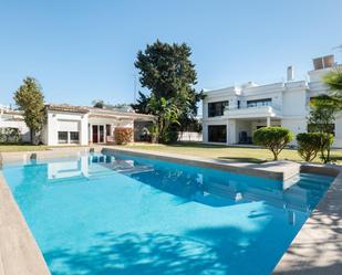 Piscina de Casa o xalet de lloguer en Marbella amb Aire condicionat, Calefacció i Jardí privat