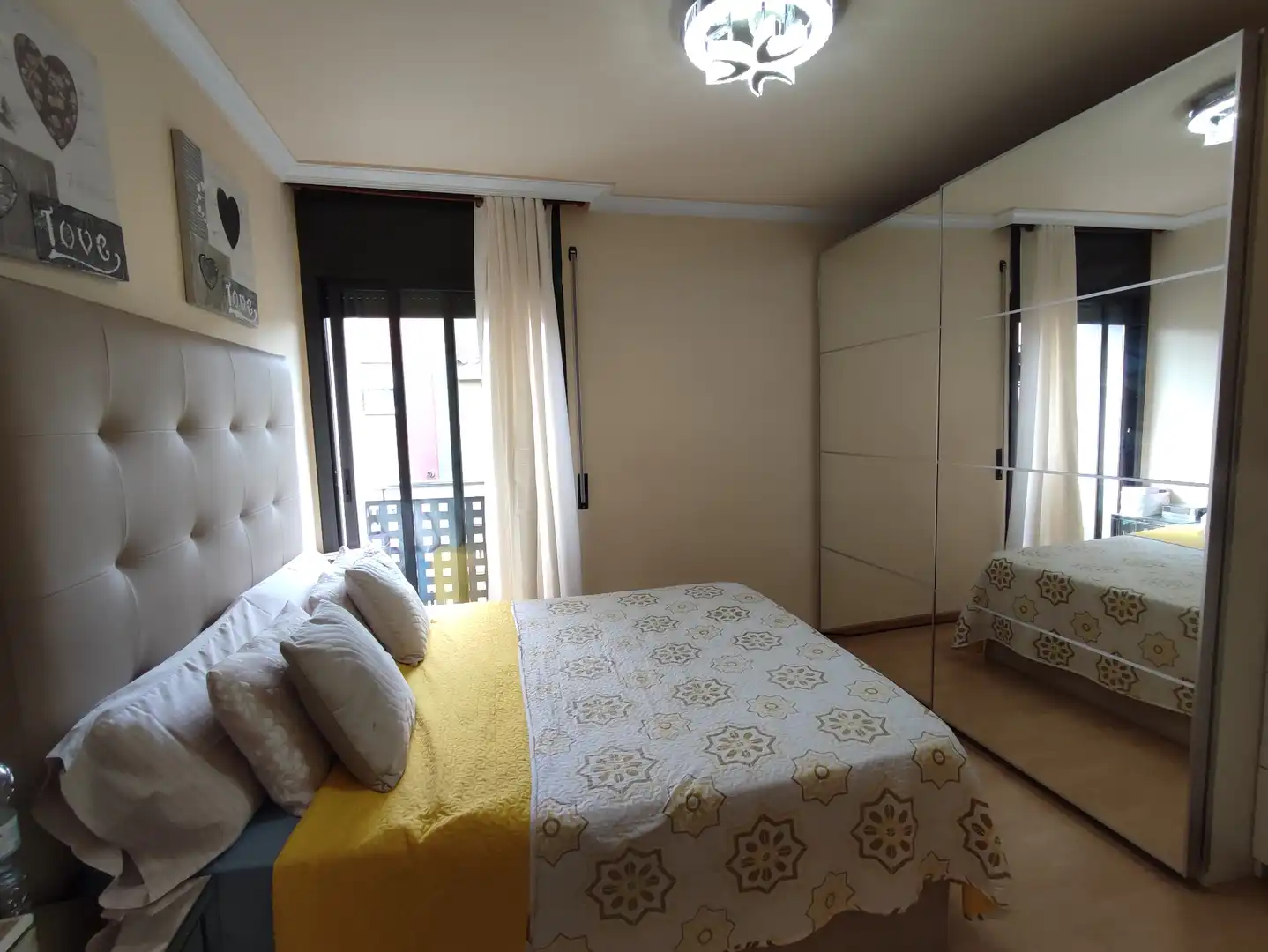 Habitación de Casa adosada en venta en Mollet del Vallès con Aire acondicionado, Calefacción y Trastero