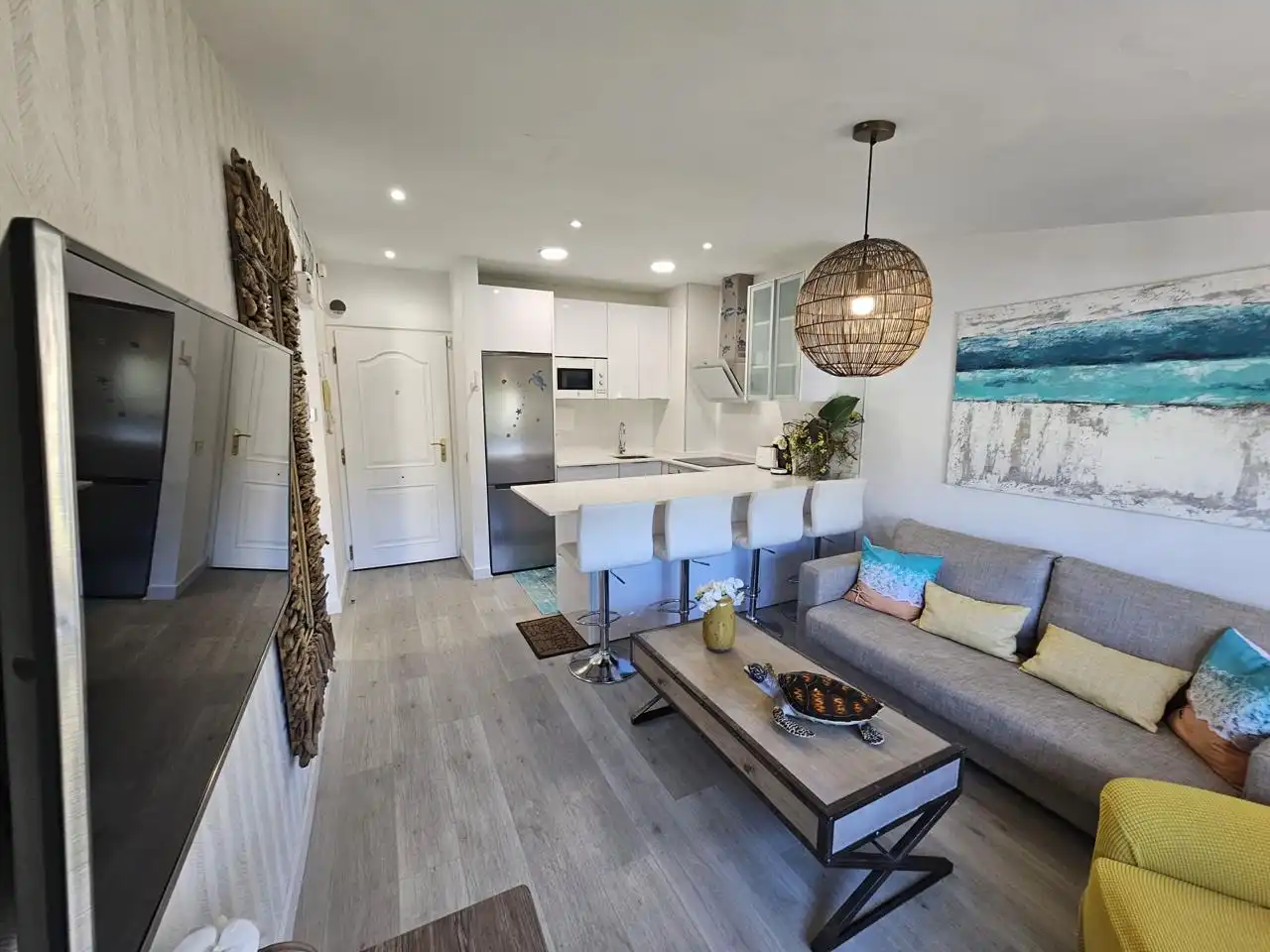 Sala de estar de Piso en venta en Torremolinos con Aire acondicionado y Amueblado