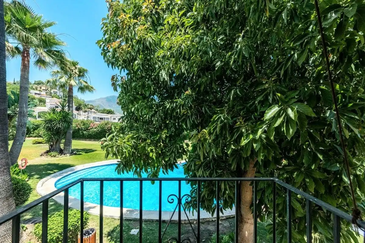 Adossat amb piscina en venda a Benahavís, imagen 13