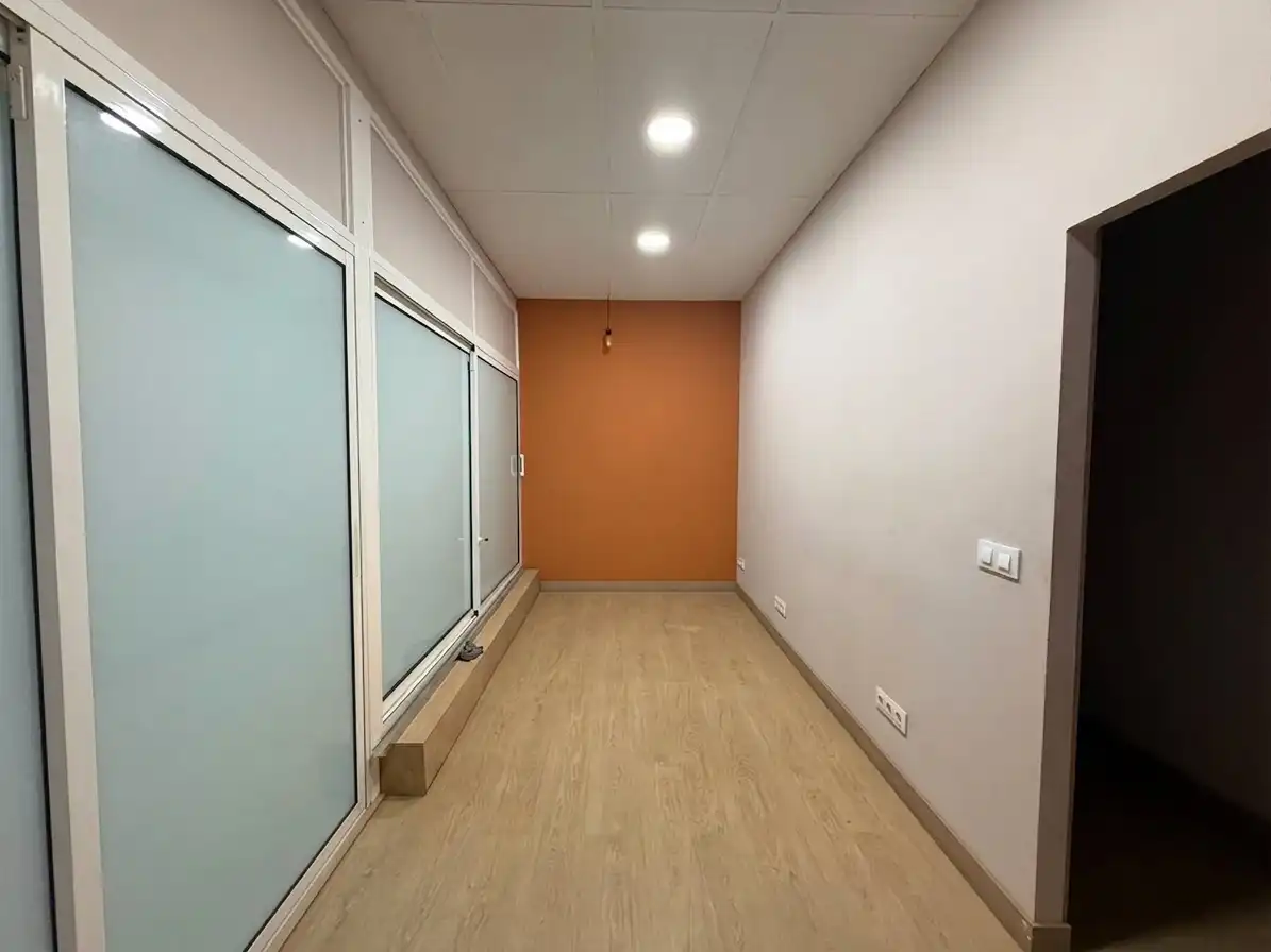 Local comercial en venda a Bellvitge - El Gornal - Granvia LH, imagen 4