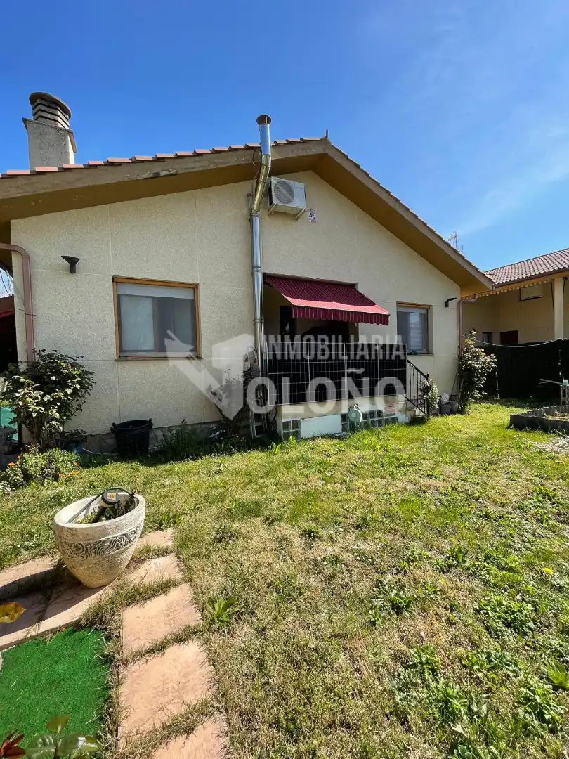 Casa o xalet en venda en Anguciana amb Aire condicionat, Calefacció i Jardí privat