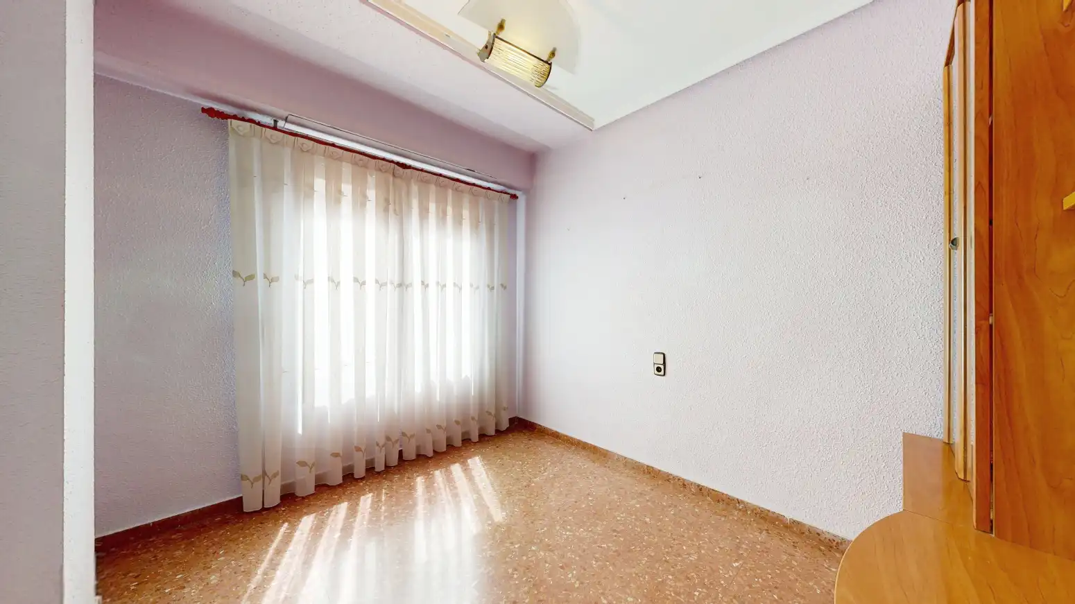 Habitación de Piso en venta en Torrent con Balcón