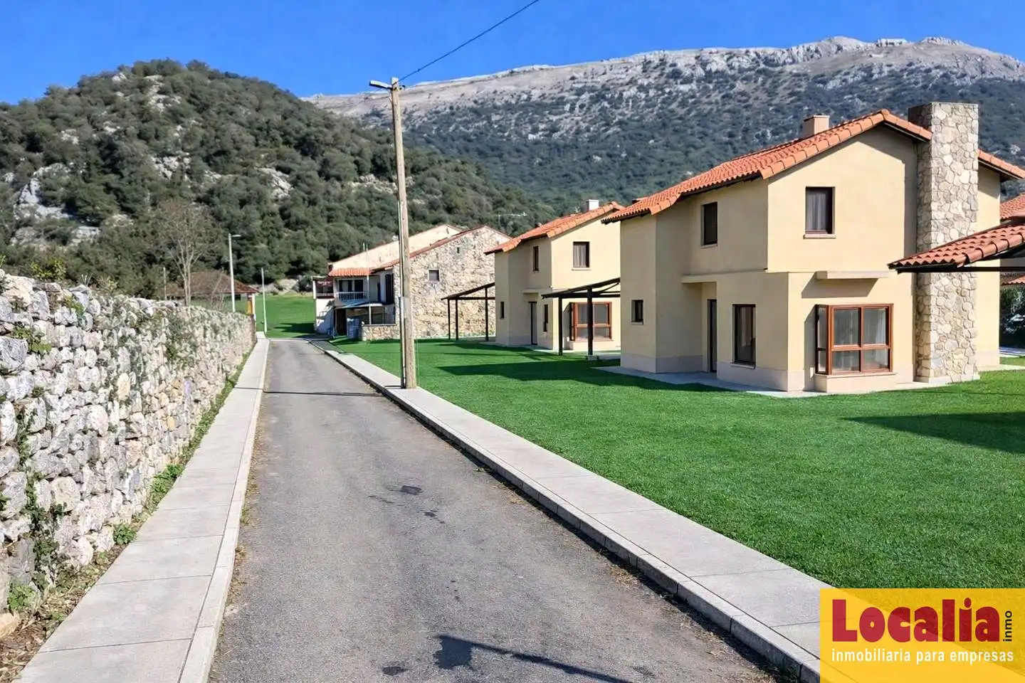 Außenansicht von Residential zum Verkauf in Ruesga