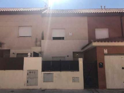 Vista exterior de Casa adosada en venda en Seseña amb Traster