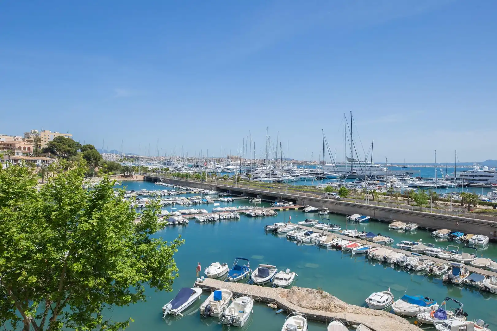 Außenansicht von Wohnung zur Miete in  Palma de Mallorca mit Klimaanlage, Heizung und Terrasse