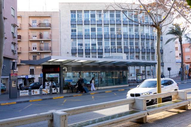 Local comercial en Alquiler en Avenida de la Libertat en Carrús Este