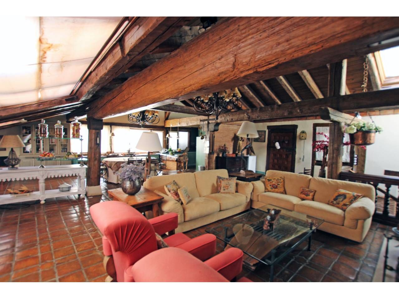 Sala d'estar de Casa o xalet en venda en Arcos de Jalón amb Calefacció, Jardí privat i Terrassa