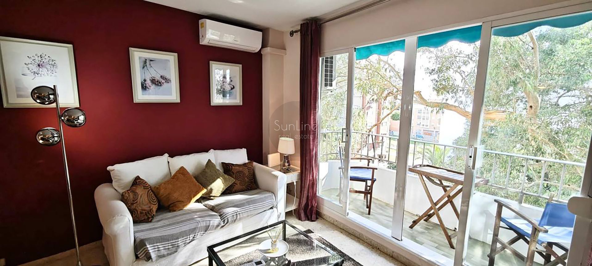 Living room of Flat for sale in  Valencia Capital  with Air Conditioner, Terrace and Furnished