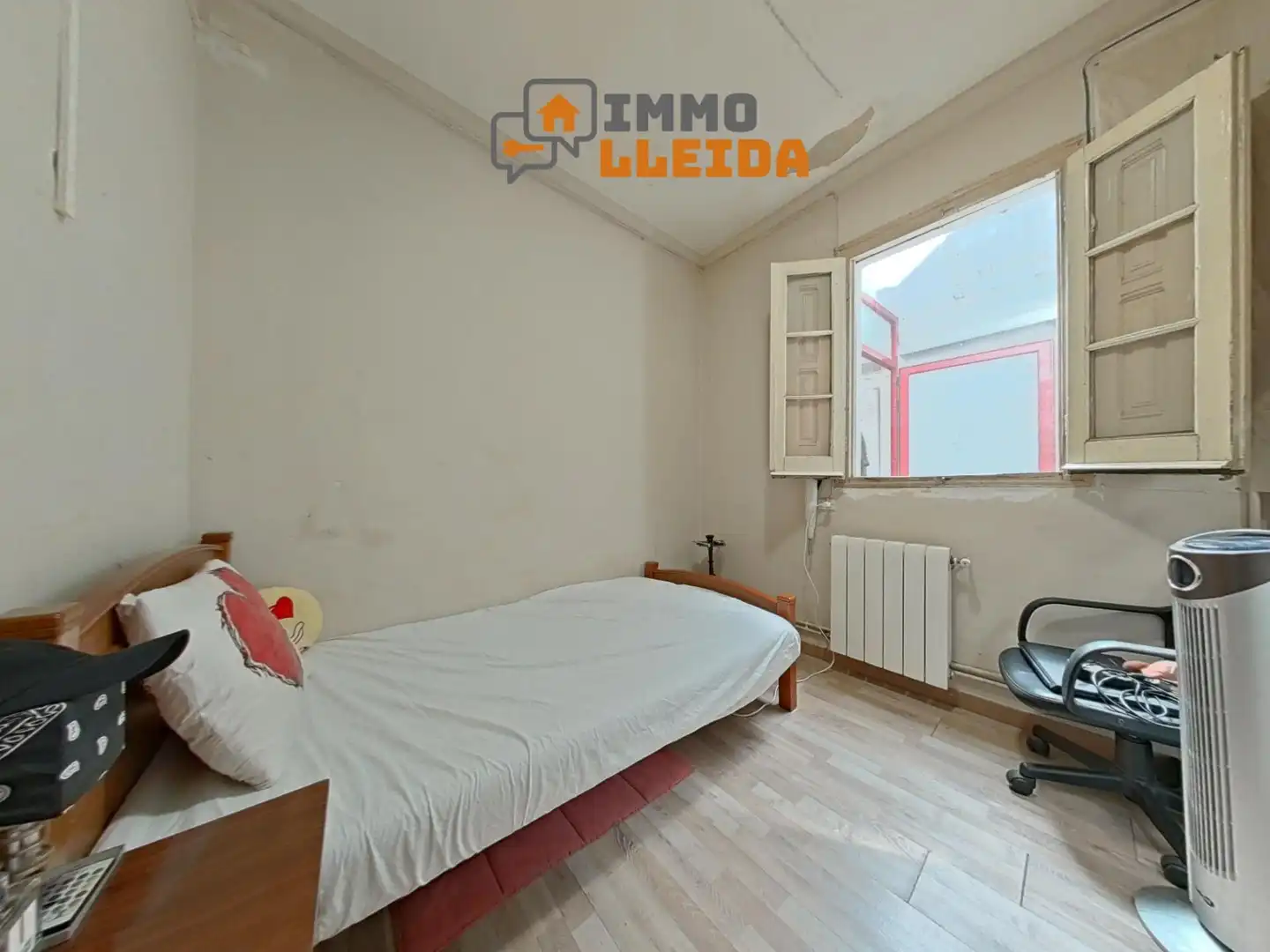 Habitación de Casa o chalet en venta en Castellserà con Calefacción, Parquet y Terraza