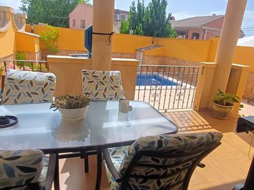 House with pool for sale in Bullas