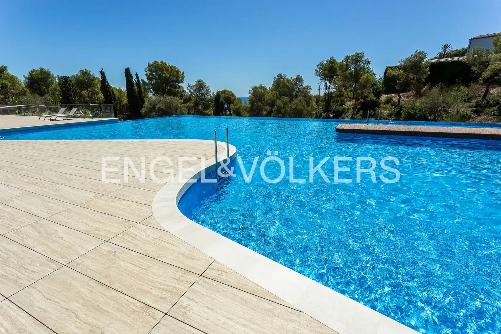 Piscina de Dúplex en venda en Sant Pere de Ribes amb Aire condicionat, Calefacció i Terrassa