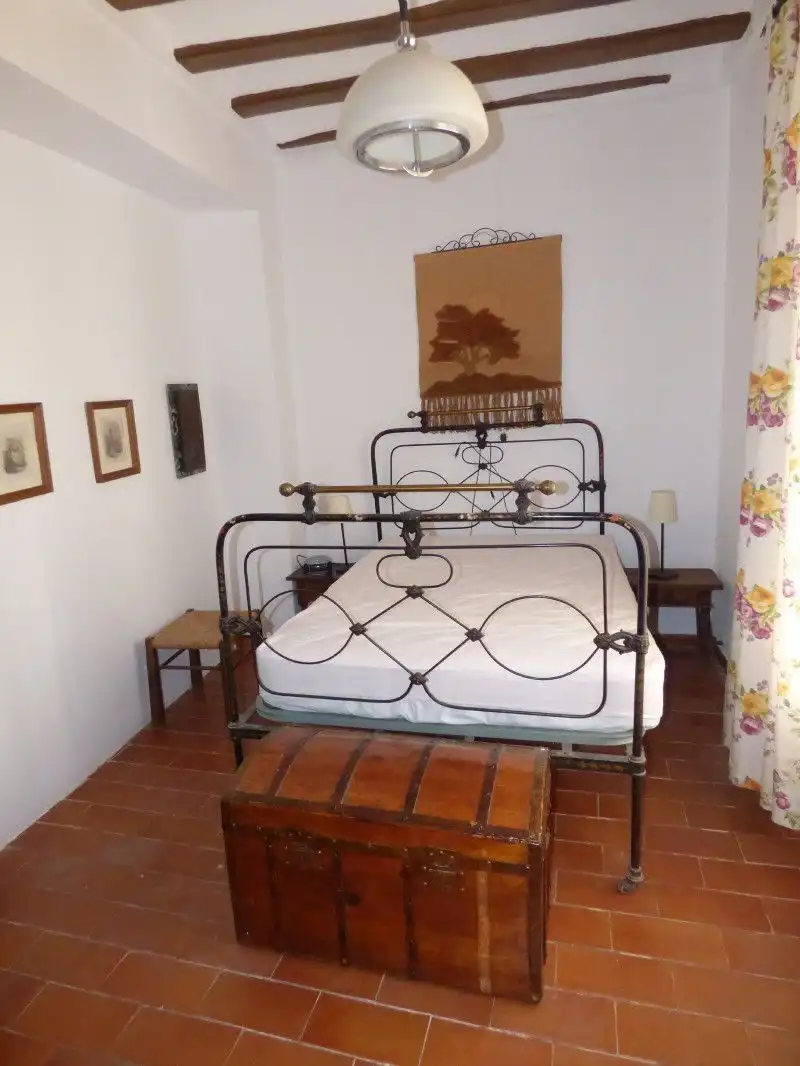 Schlafzimmer von Country house zum Verkauf in Sella mit Privatgarten, Terrasse und Abstellraum