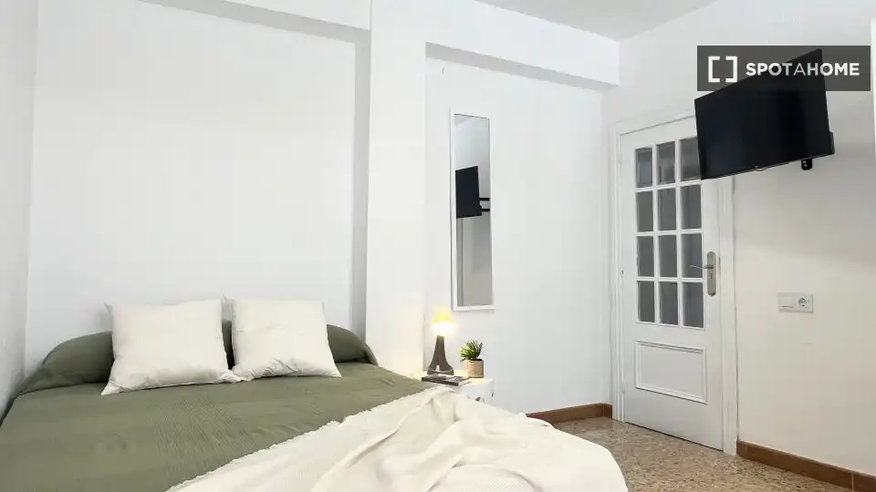 Bedroom of Flat for share in Burjassot  with Air Conditioner, Terrace and Furnished