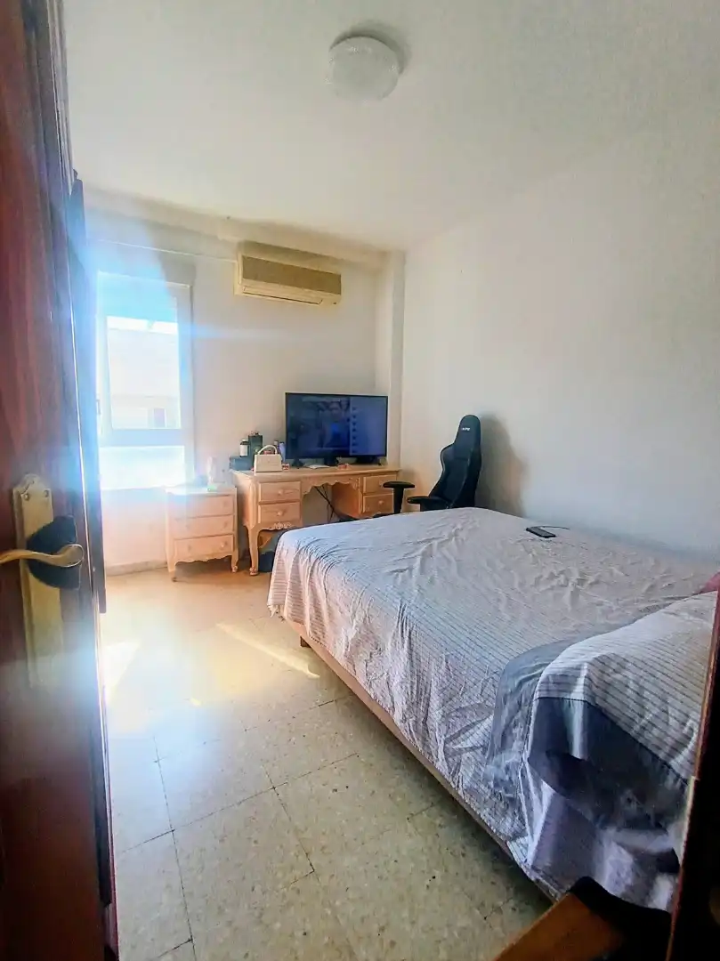 Habitación de Piso en venta en San Fernando de Henares con Aire acondicionado, Calefacción y Trastero