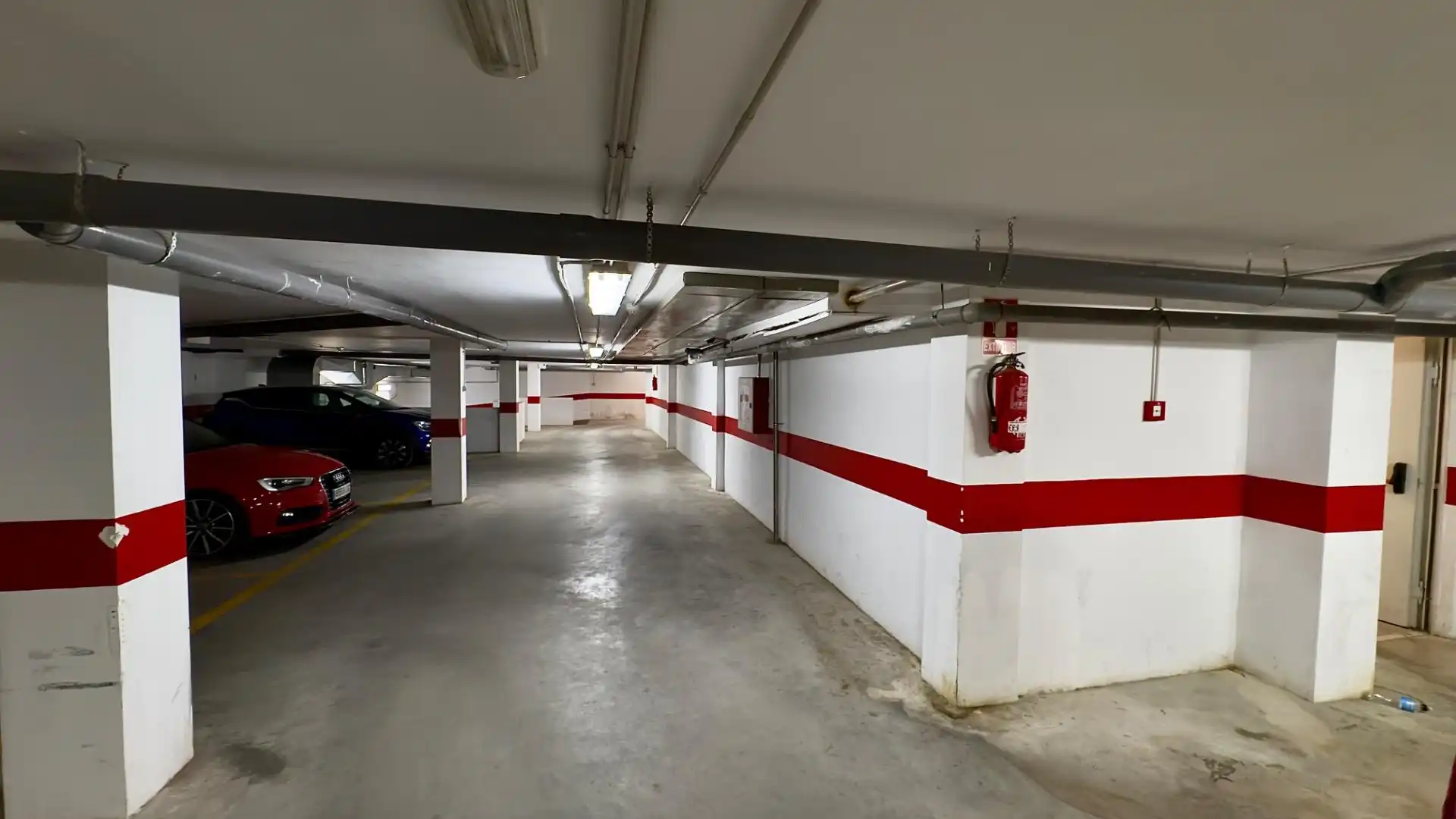 Parking of Flat for rent in Pinos Genil  with Air Conditioner, Heating and Furnished