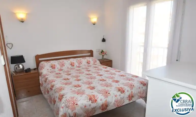 Dormitori de Apartament en venda en Roses amb Traster i Moblat