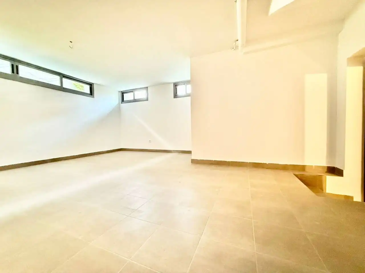 Casa adosada en venta en Bargas con Calefacción, Jardín privado y Alarma