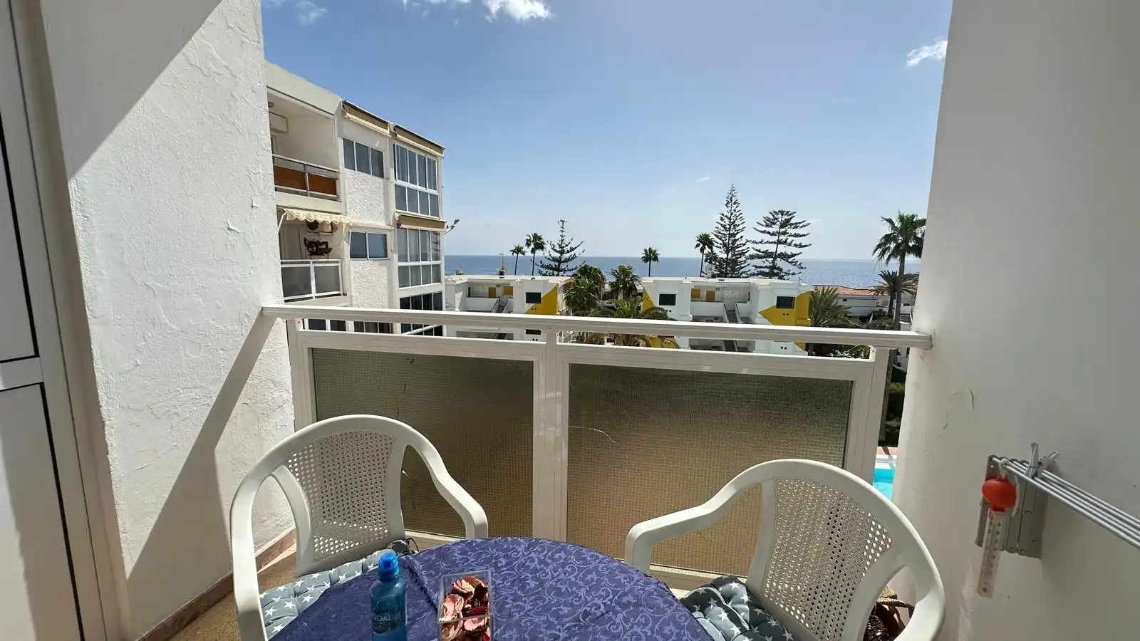 Terraza de Apartamento en venta en San Bartolomé de Tirajana con Amueblado, Balcón y Piscina comunitaria