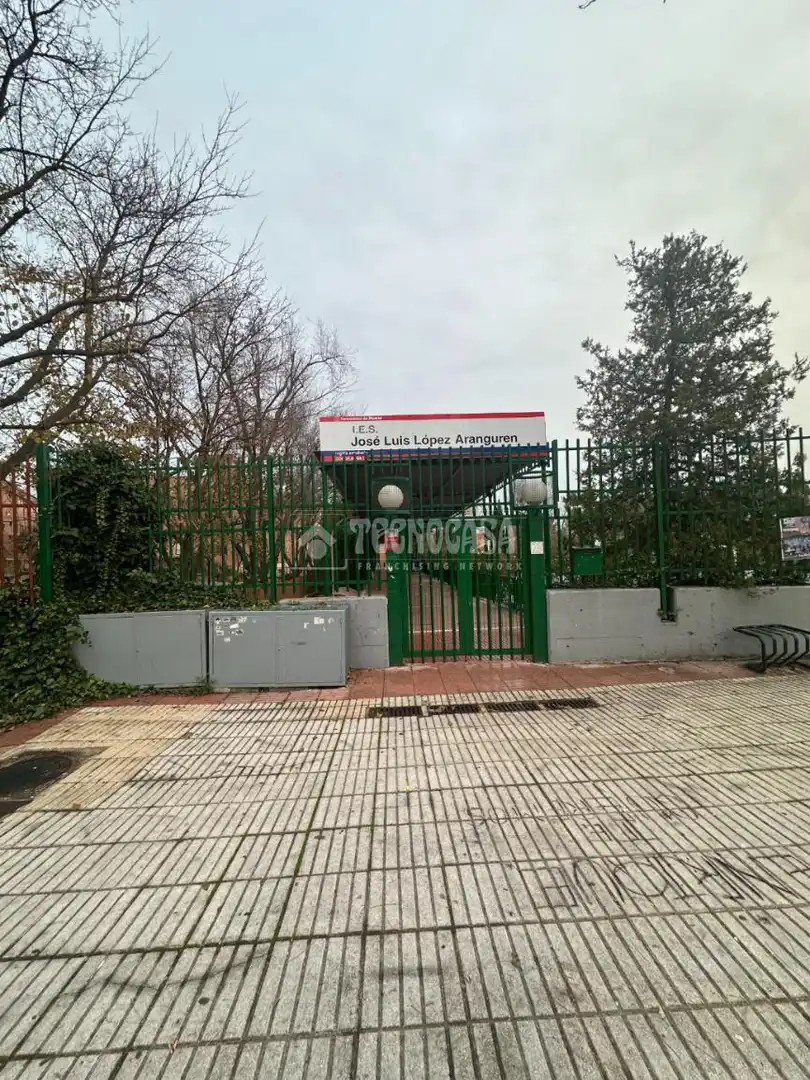 Vista exterior de Garaje en venta en Fuenlabrada