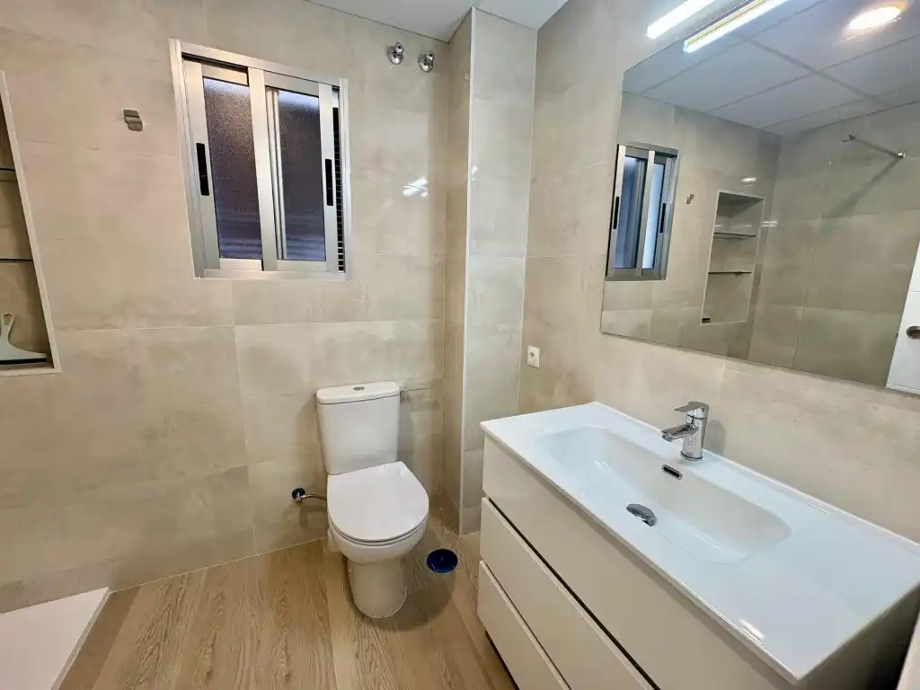 Bathroom of Flat for rent in Córdoba  with Terrace