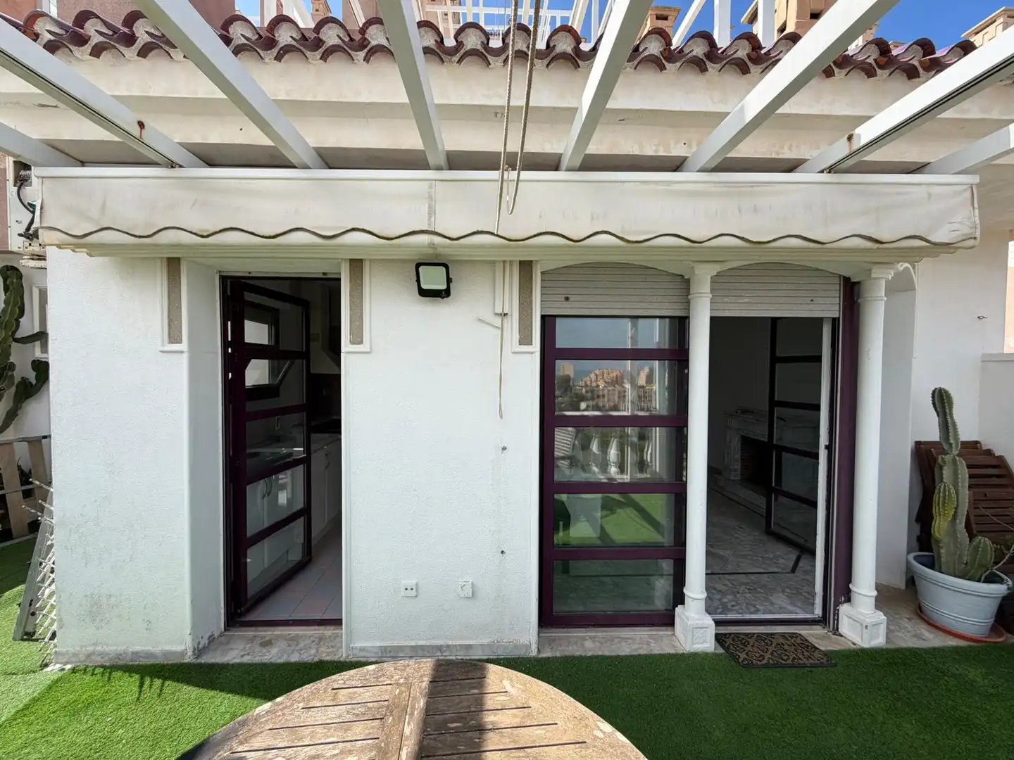 Terraza de Piso en venta en La Manga del Mar Menor con Terraza y Piscina comunitaria