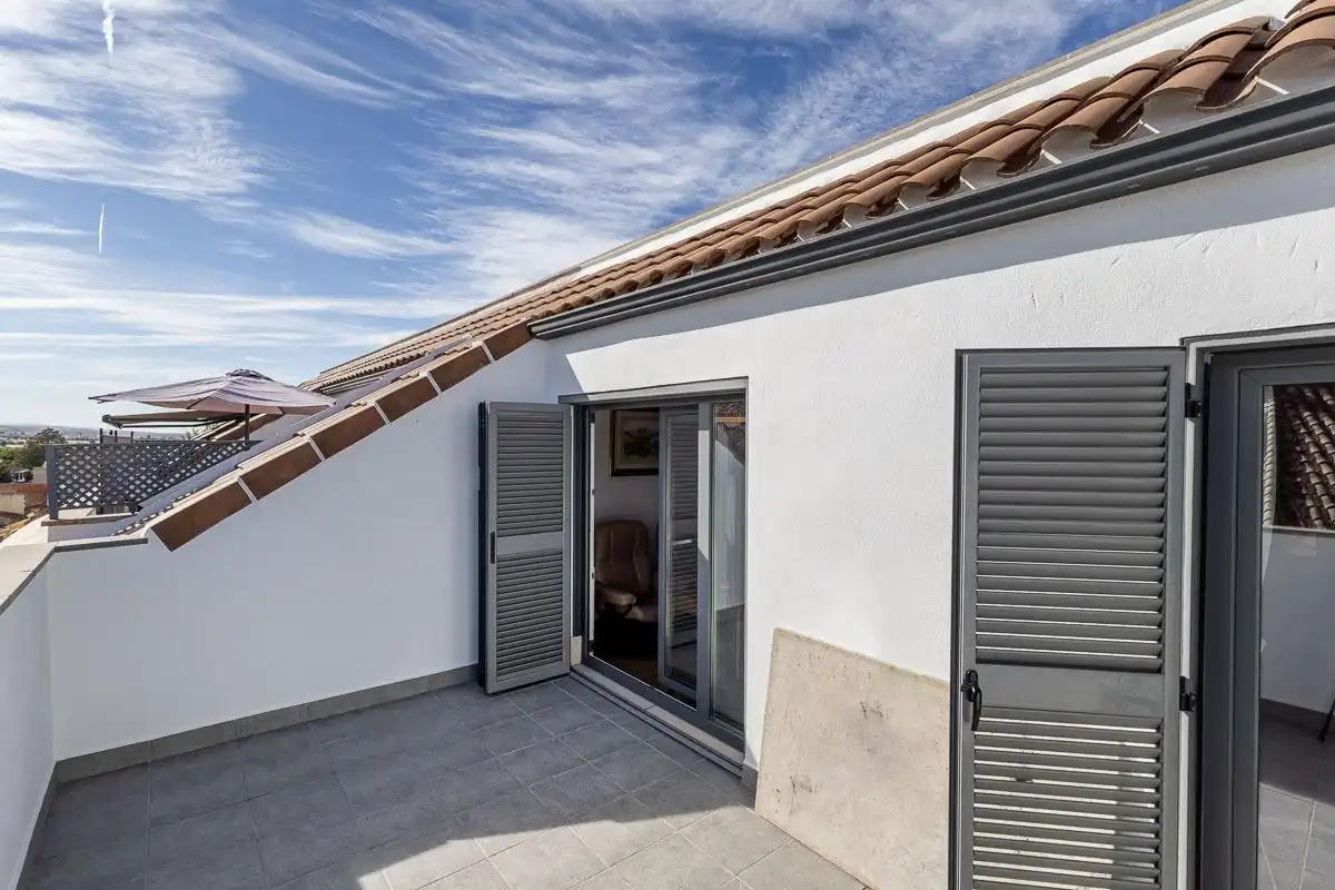 Penthouse with pool for sale in Ogíjares