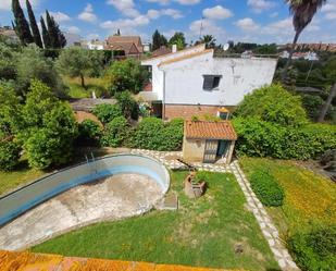 Piscina de Casa o xalet en venda en Camas amb Aire condicionat, Jardí privat i Terrassa