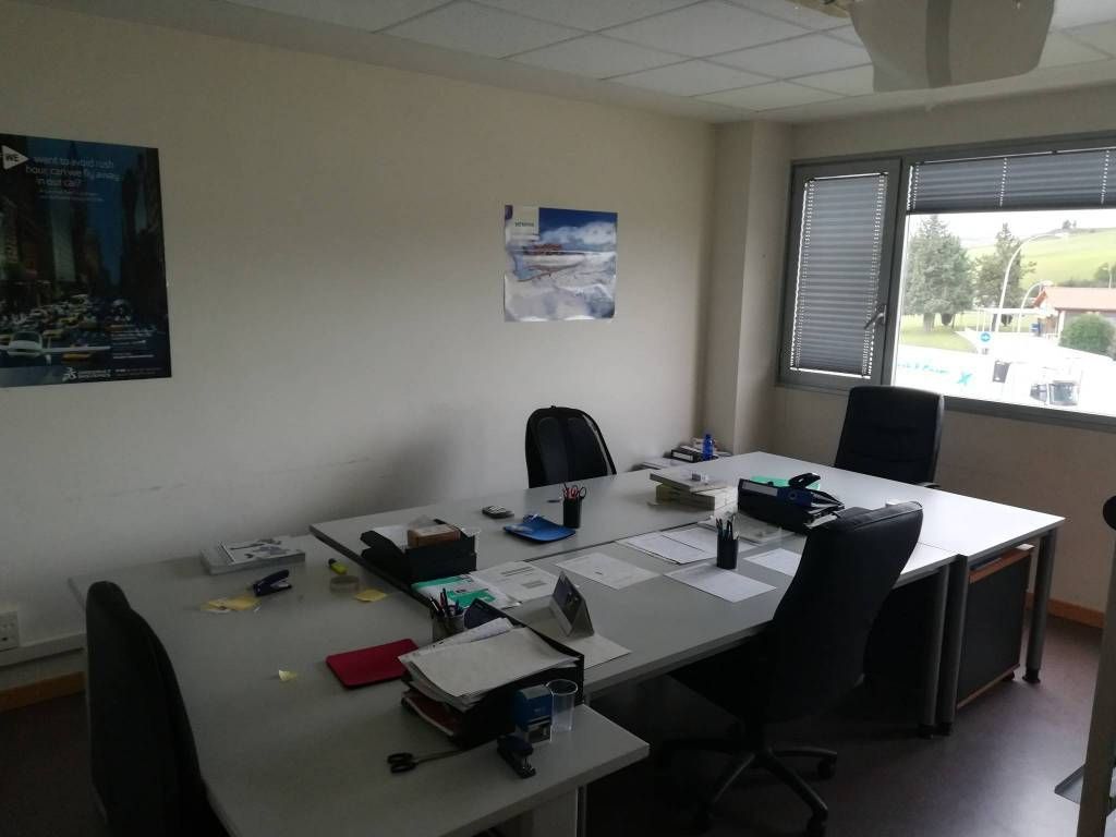 Oficina en venda en Beriáin amb Aire condicionat i Moblat