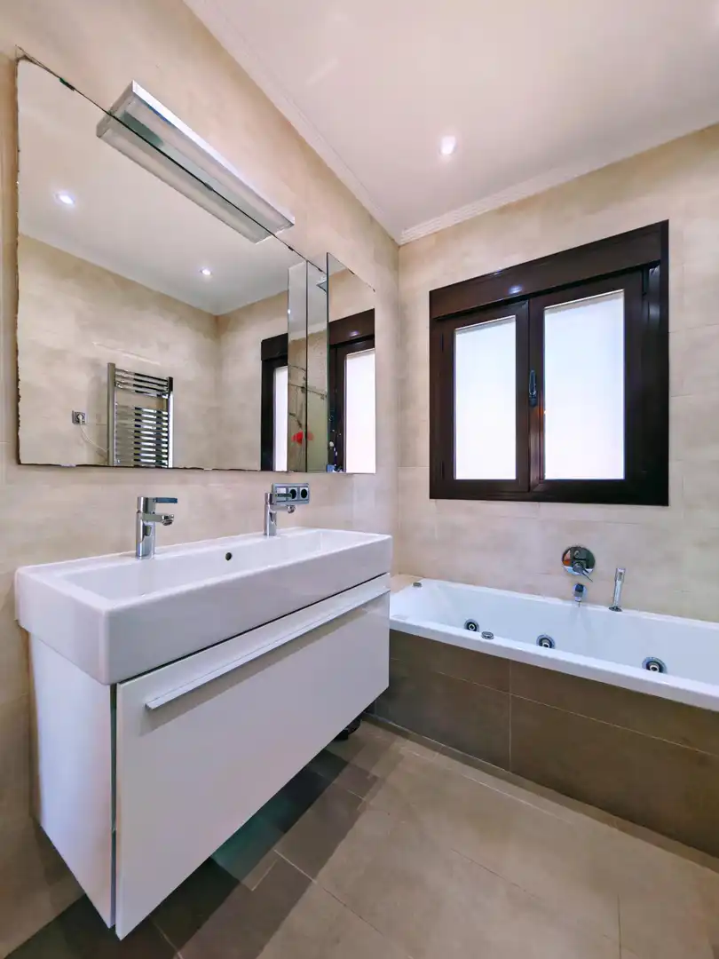 Baño de Casa o chalet en venta en Chiclana de la Frontera con Aire acondicionado, Jardín privado y Terraza