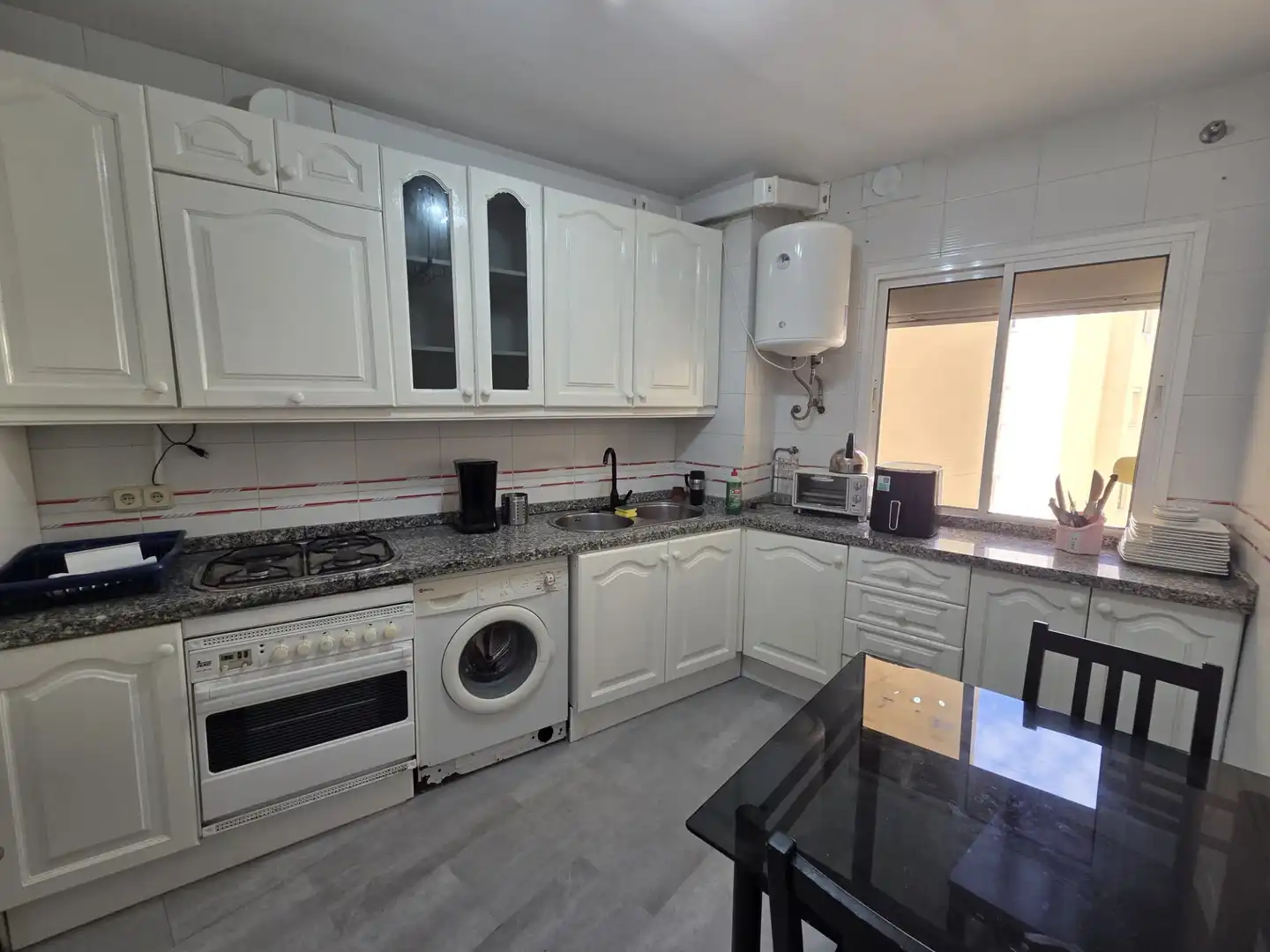 Cocina de Apartamento en venta en Torremolinos con Terraza, Trastero y Horno