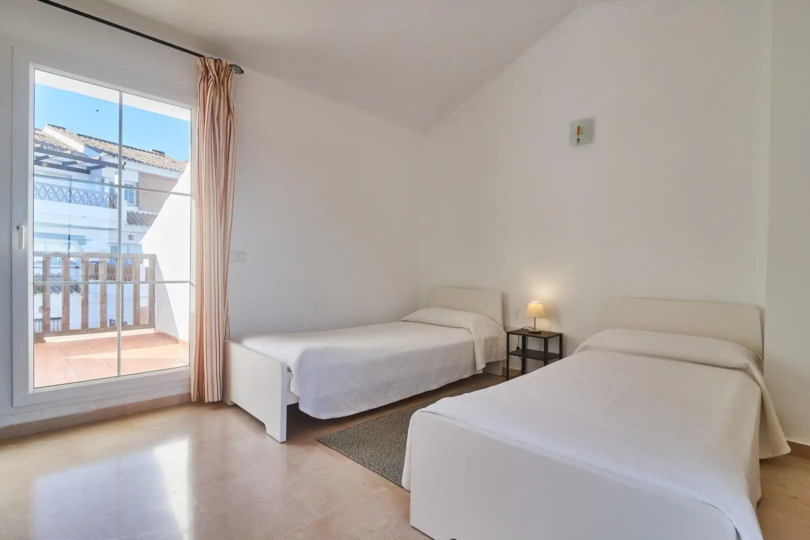 Casa adosada en venta en Buenavista - Lauro Golf