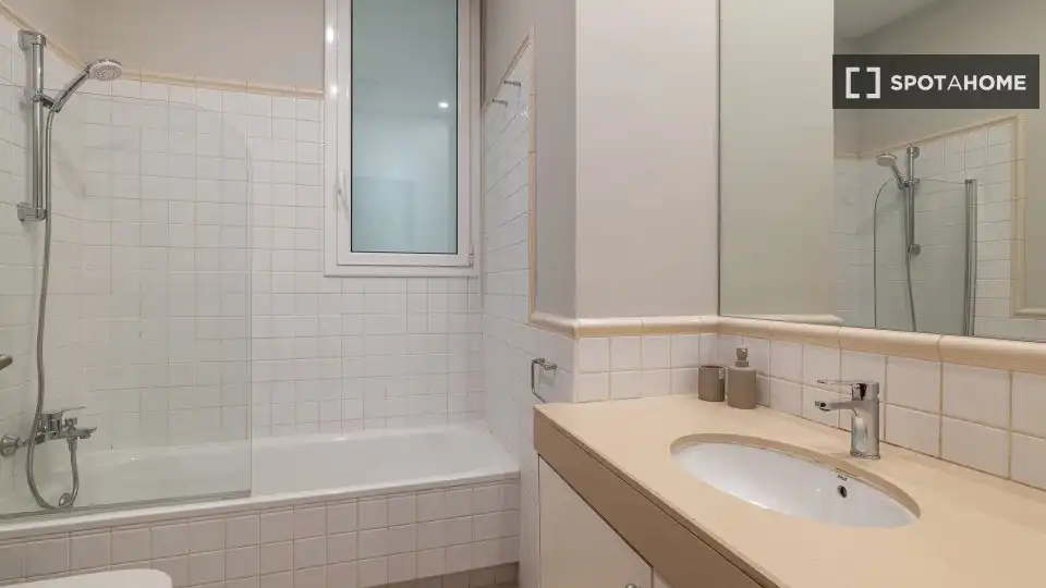 Flat with terrace to rent in Eixample, imagen 2