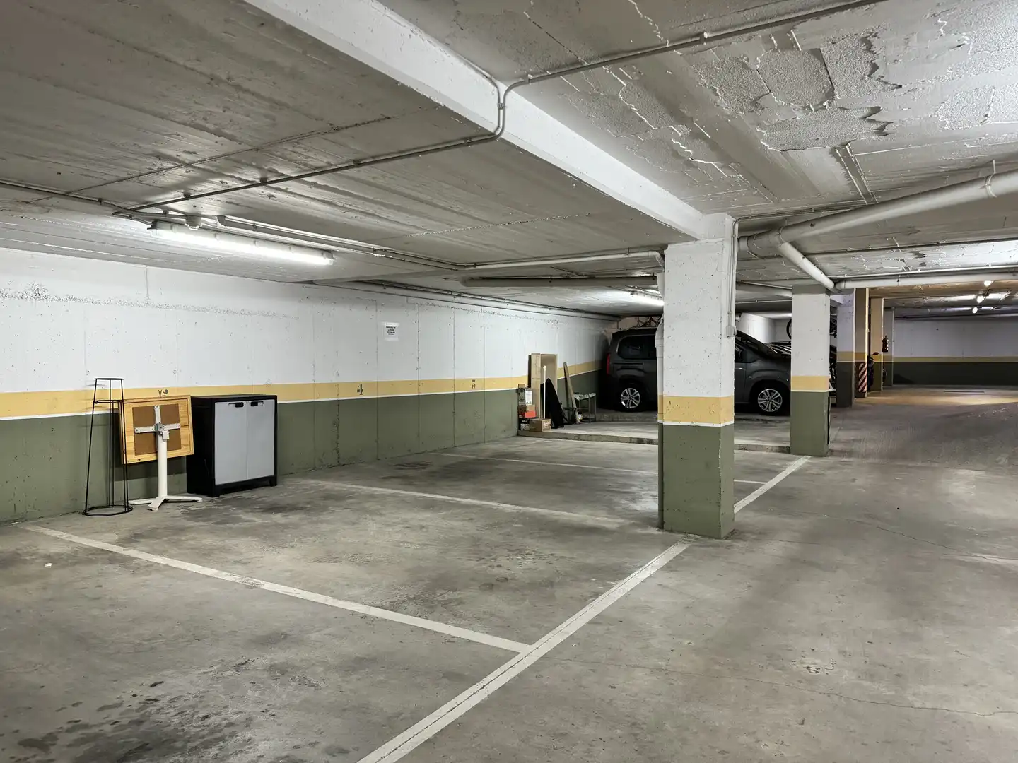 Garage zur Miete in Carrer Josep Clarà i Ayats, 5, Montilivi